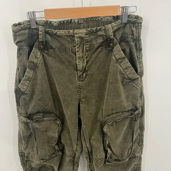 Free People Can’t Compare Slouch Pants Olive Cargo Pants - Picture 3 of 14